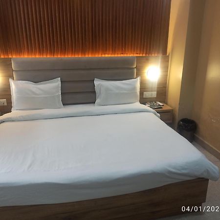 Icyhotels Hl Inn Chinhat Ngoại thất bức ảnh